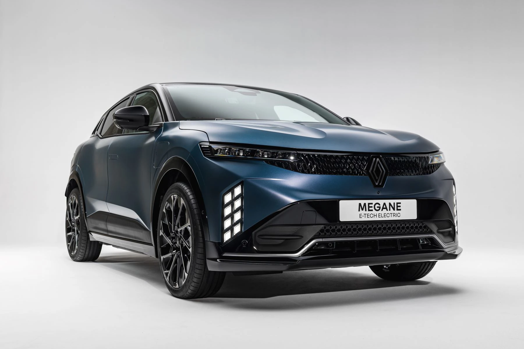Renault Megane Electric 2026 Studio Forfra Skraa