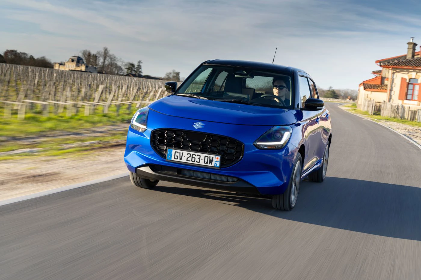 Suzuki Swift 2025 Skraa Forfra (3)