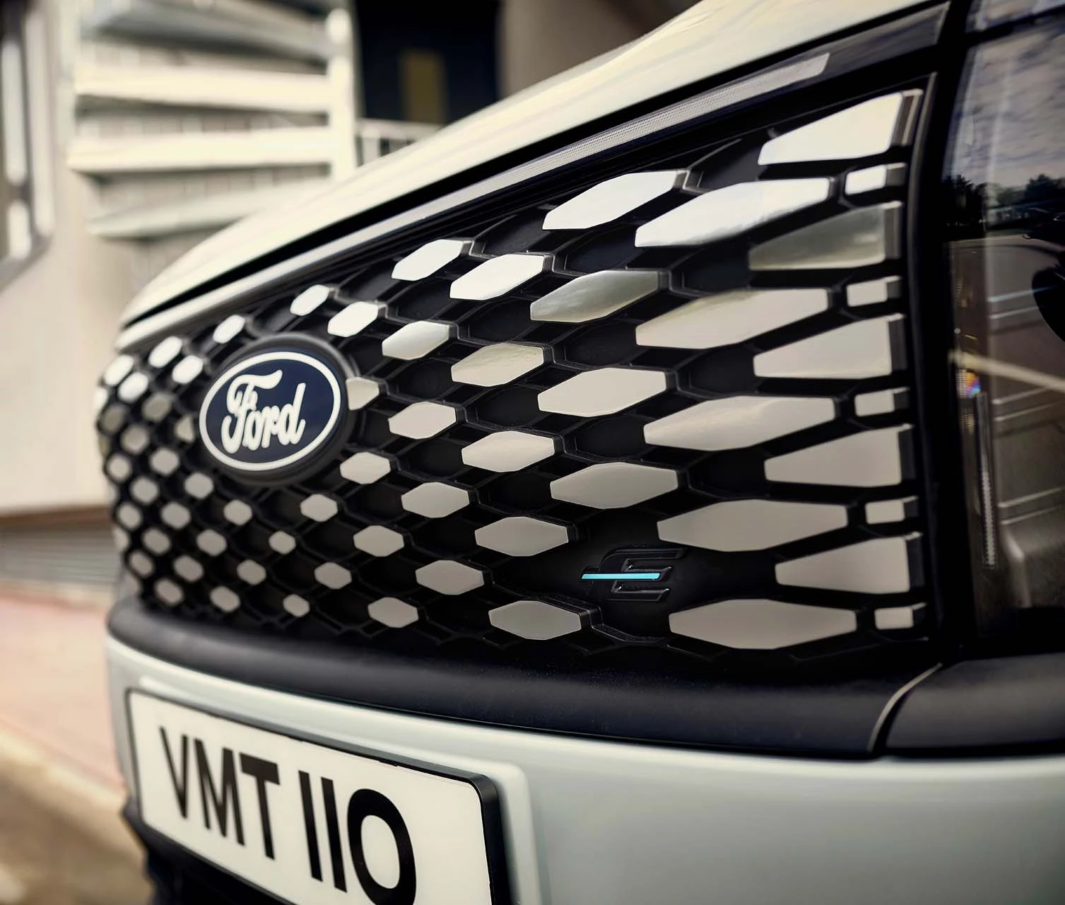 Ford E Tourneo Courier 2023 Frontgrill