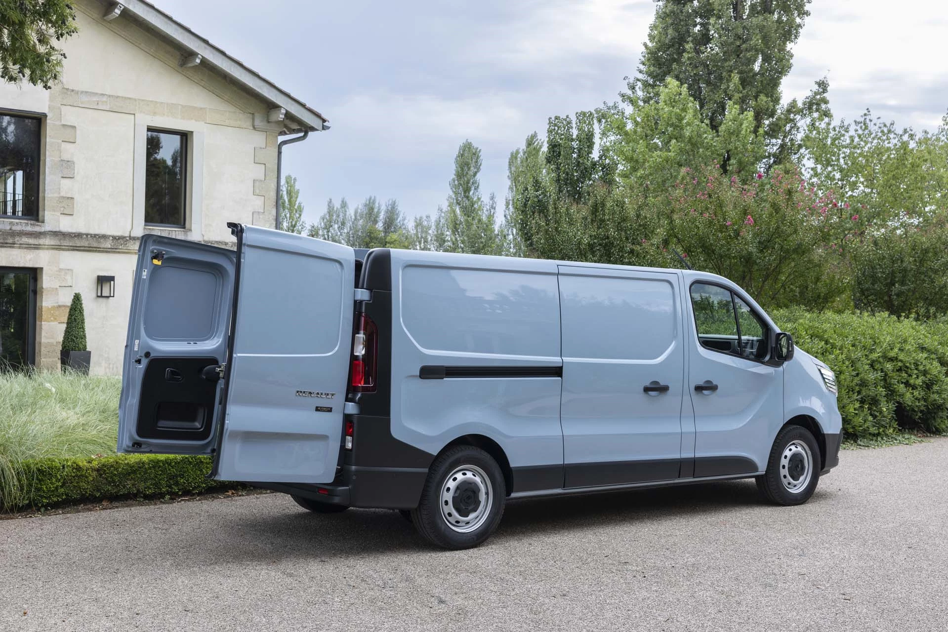 Renault Trafic E Tech Electric 2024 To Aabne Doere