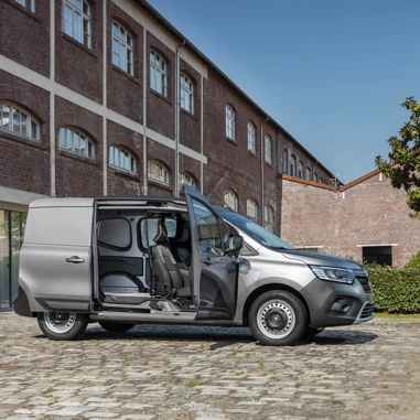 2021 New Renault Kangoo Van Tests Drive (2) (1)