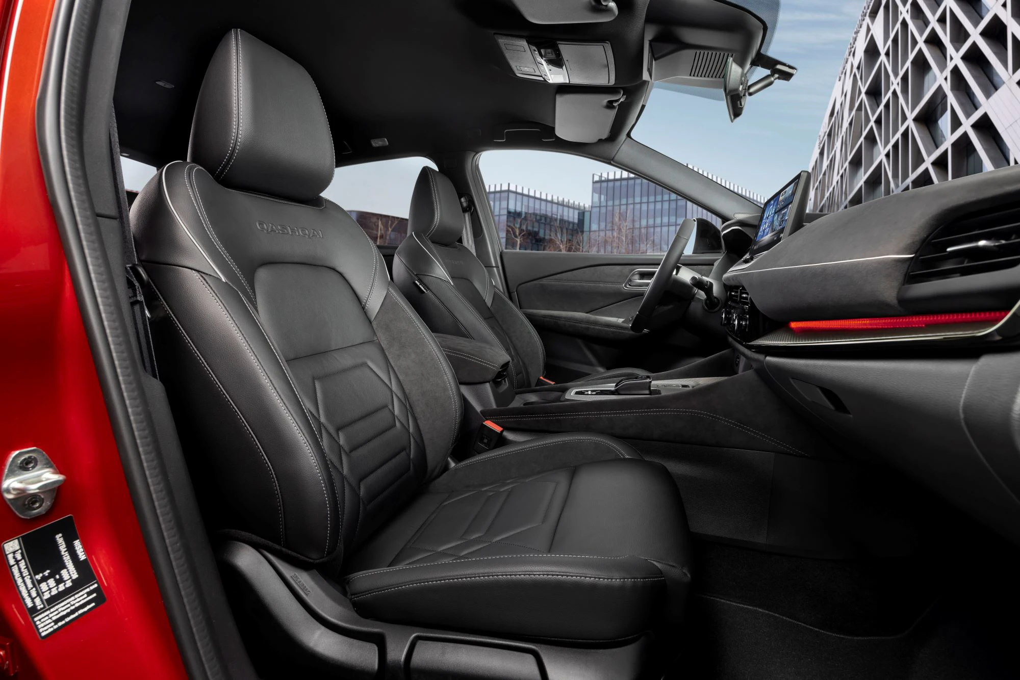 Nissan Qashqai 2024 Skraa Forsaeder