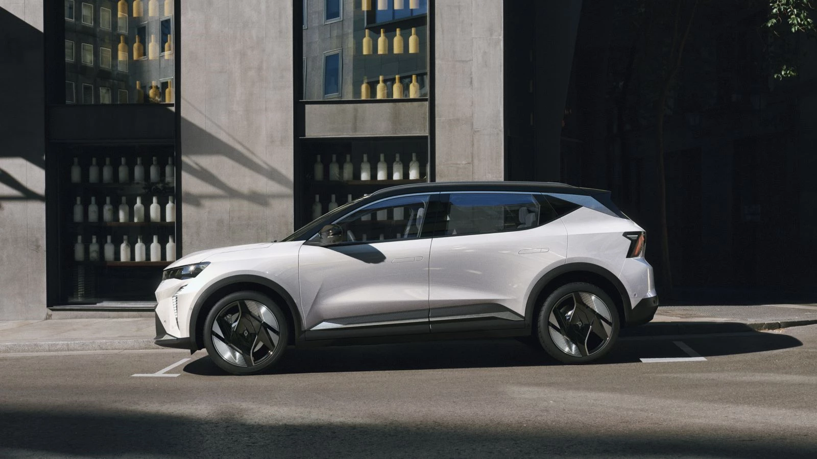 Renault Scenic Electric 2024 Parkeret Fra Siden