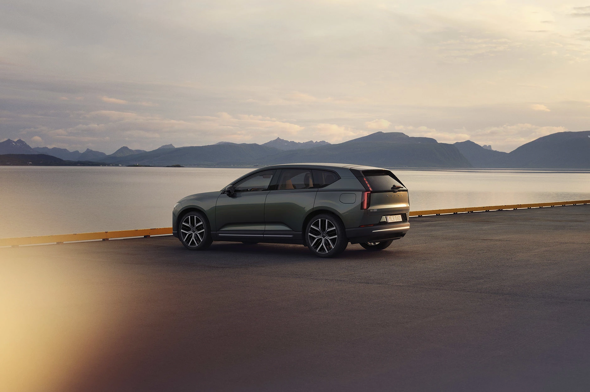 Volvo EX60 Skråt Bagfra