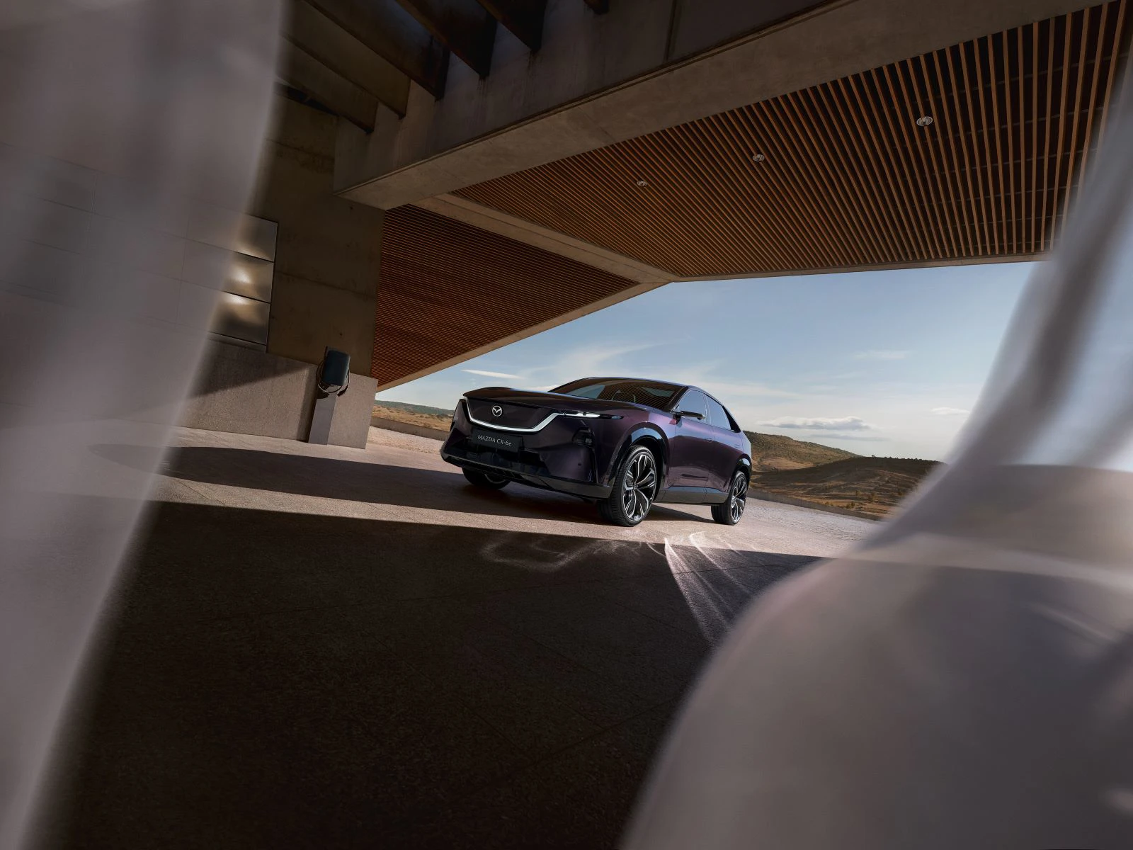 Mazda CX 6E 2026 Skraa Forfra