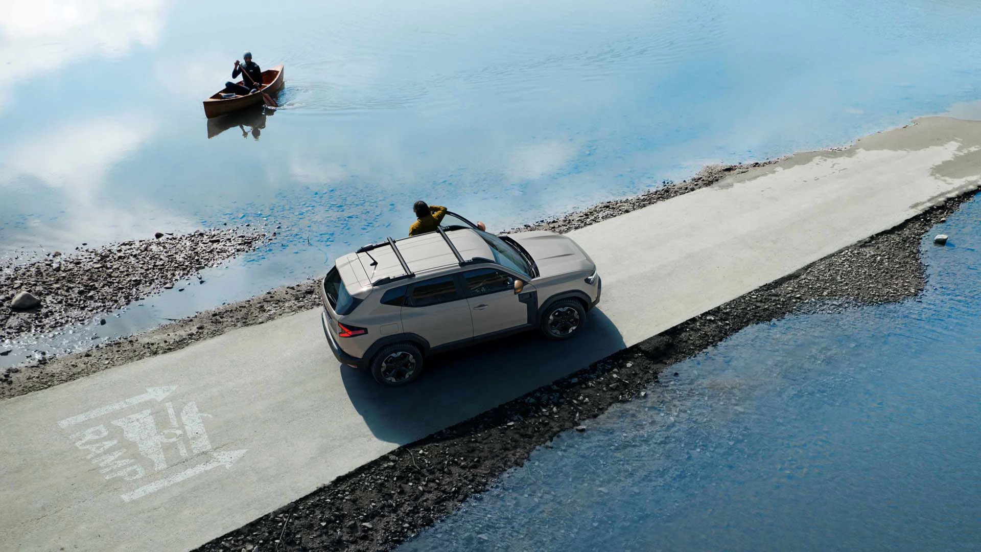 Dacia Duster 2024 Ved Vand Oppefra